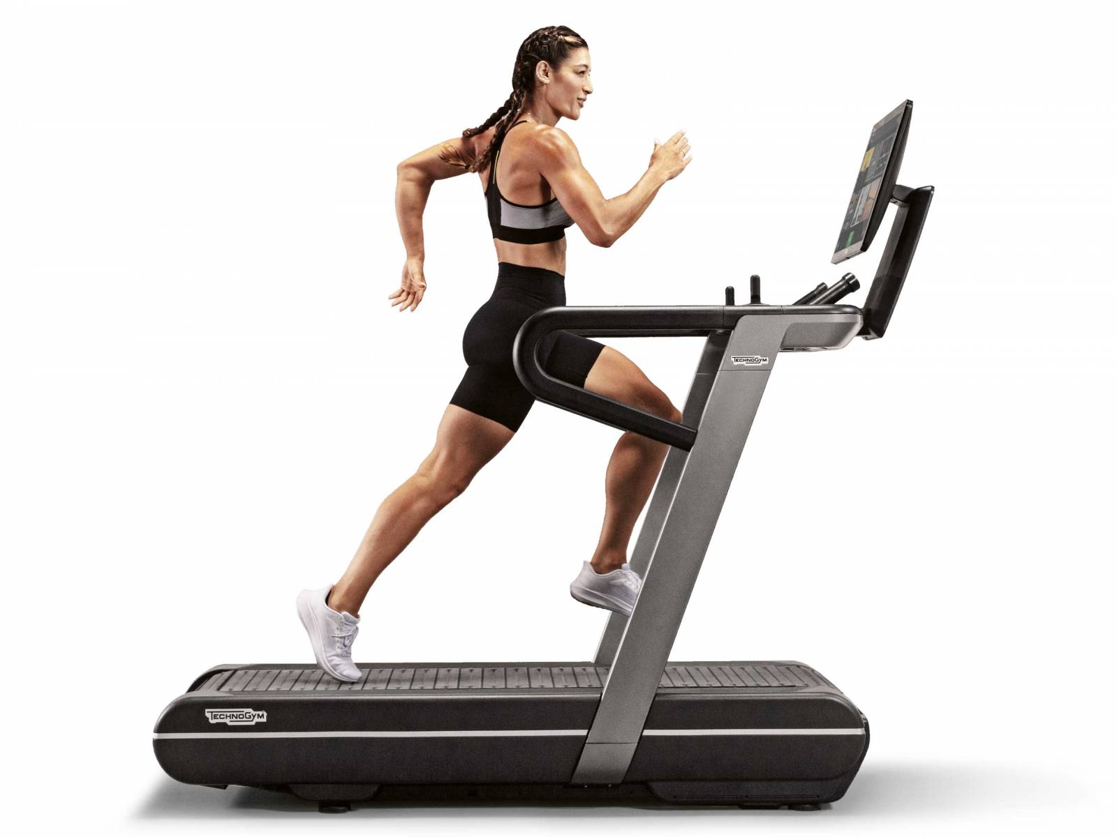 «Run» bietet Trainingsvielfalt für die ganze Familie, unabhängig vom Trainingsziel- oder Level. Dank der grosszügigen Konsole kann jeder auf sein bevorzugtes Workout aus einer breiten Palette von Trainingsprogrammen und -modi wählen oder auf eines der zahlreichen Videotrainings aus der Bibliothek zurückgreifen. TECHNOGYM.