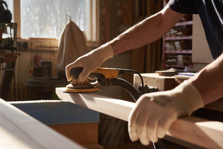 Die Fertigung der Möbel erfolgt seit jeher ausschliesslich in Deutschland, in drei Manufakturen im Norden und am Niederrhein – nachhaltig und möglichst aus ökologisch produzierten Materialien.