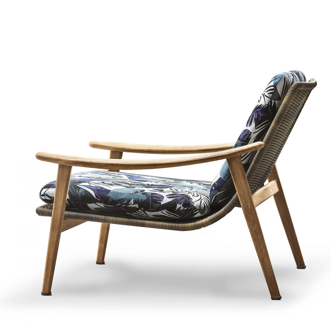 Ganz nach Art von GamFratesi verbindet Sessel «Fynn Outdoor» skandinavisches mit italienischem Möbeldesign. Zur Kollektion gehören auch Esstisch, Couch und Hocker.