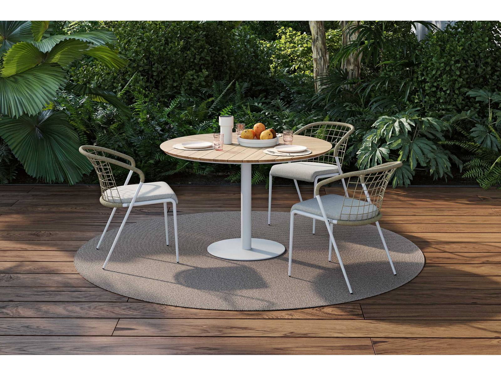 «Fensi» heisst der Newcomer des belgischen Labels und ist ein leichter, stapelbarer Stuhl aus Aluminium. Für eine feine Stofflichkeit sorgen das farbige Seil, welches die Rückenlehne umwickelt, sowie das bequeme Sitzpolster. ROYAL BOTANIA.