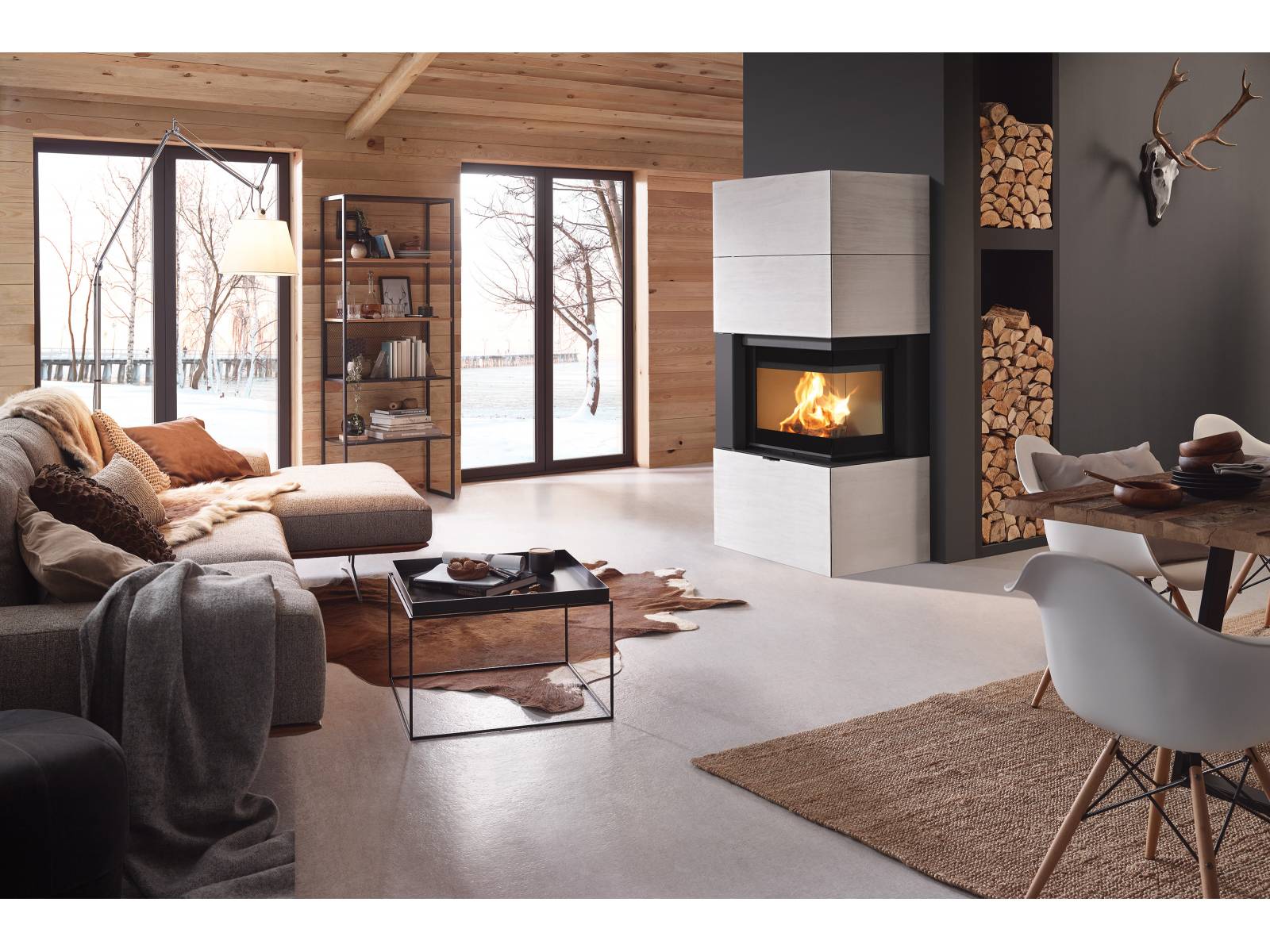Einer ganz nach persönlichem Geschmack ist der stilvolle Ofen «Ambia». Denn dank vielfältiger Verkleidungsvarianten kann er von rustikal bis elegant individuell an die eigenen Wünsche und Bedürfnisse angepasst werden. Rika.