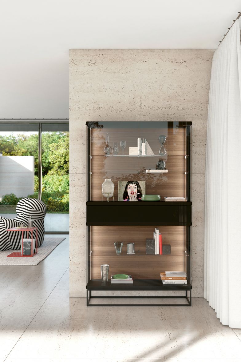 Spiegel, Glas, Lack, Alucobond oder Holz: Das 2009 lancierte Schranksystem Soma hat viele Gesichter und kann von der Vitrine übers Sideboard bis zum Kleiderschrank alles sein, was Herz und Wohnraum begehren. Kettnaker.